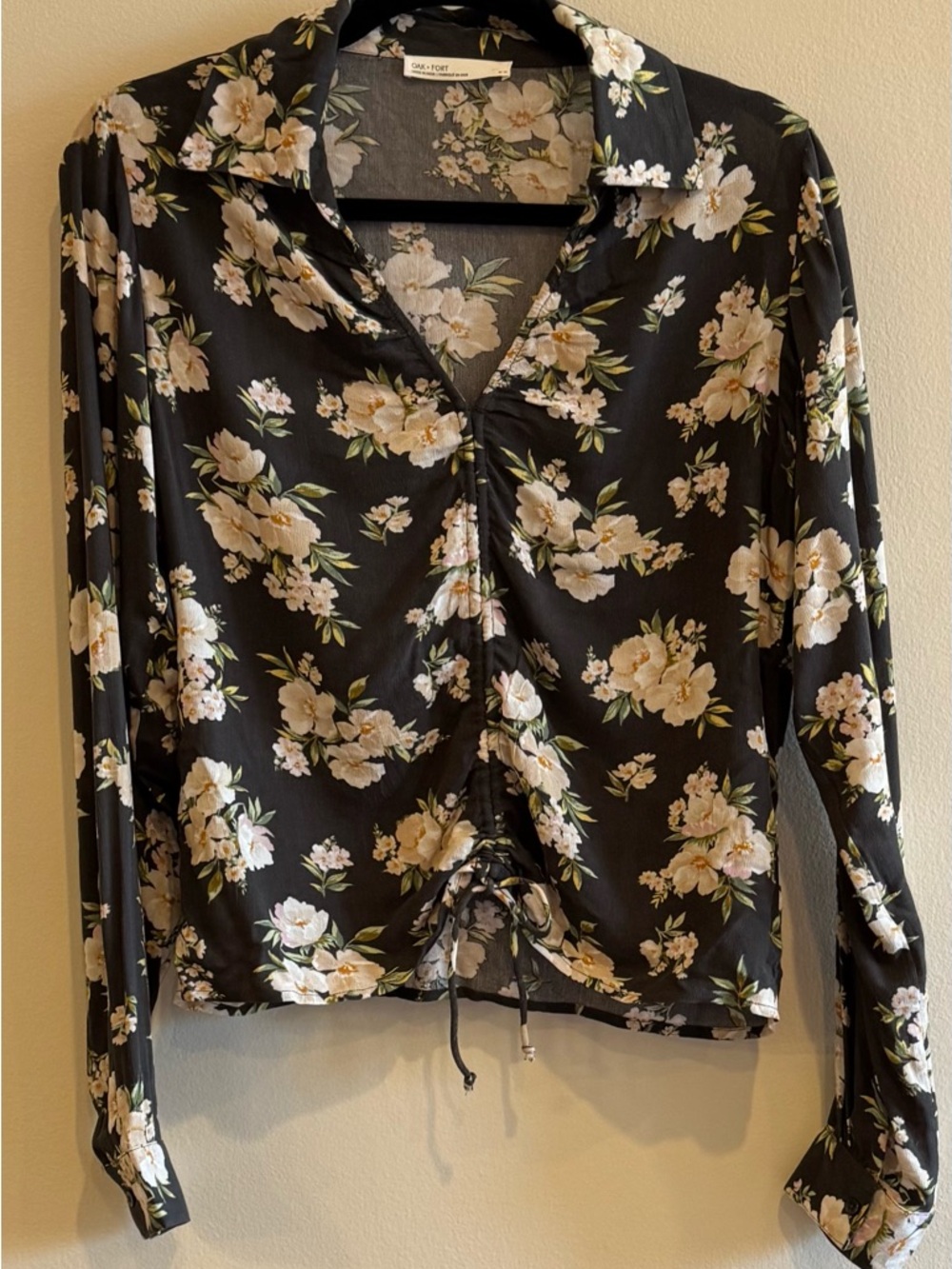 OAK + FORT Black Floral Ruched Button-Down Blouse